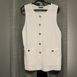 Pretty Garden White Sleeveless Knit Cardigan with Button Details